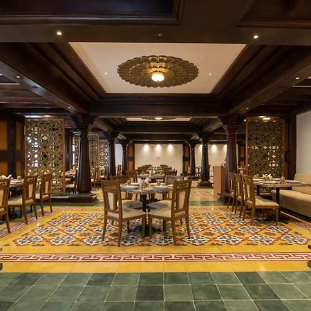 The President Hotel, Kumarapark Бангалор Экстерьер фото