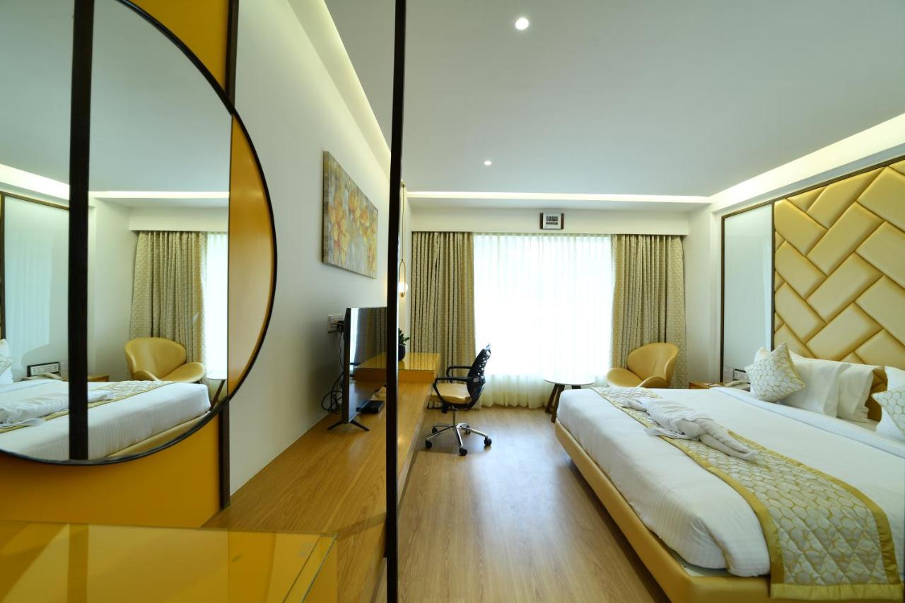 The President Hotel, Kumarapark Бангалор Экстерьер фото