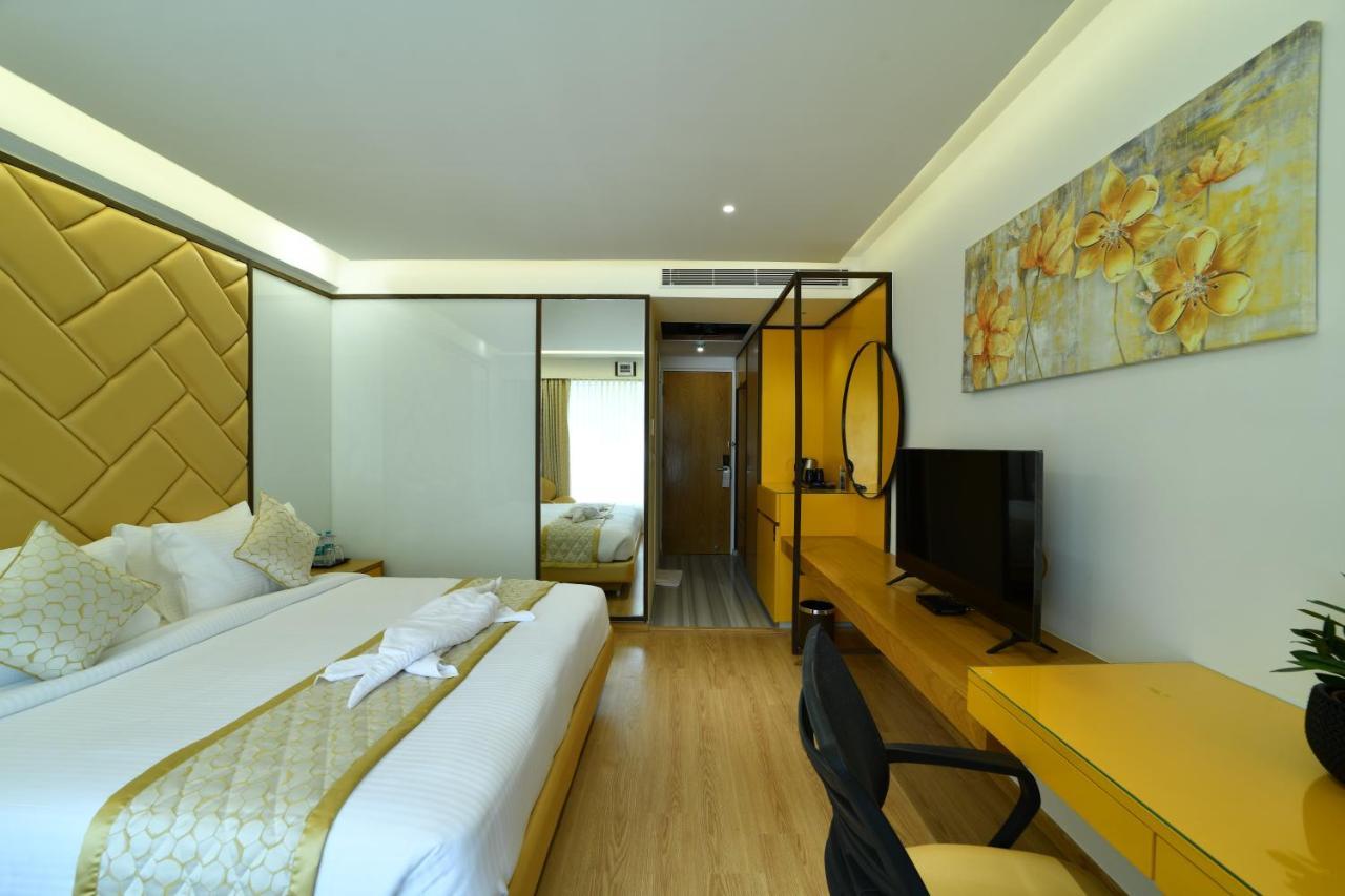 The President Hotel, Kumarapark Бангалор Экстерьер фото
