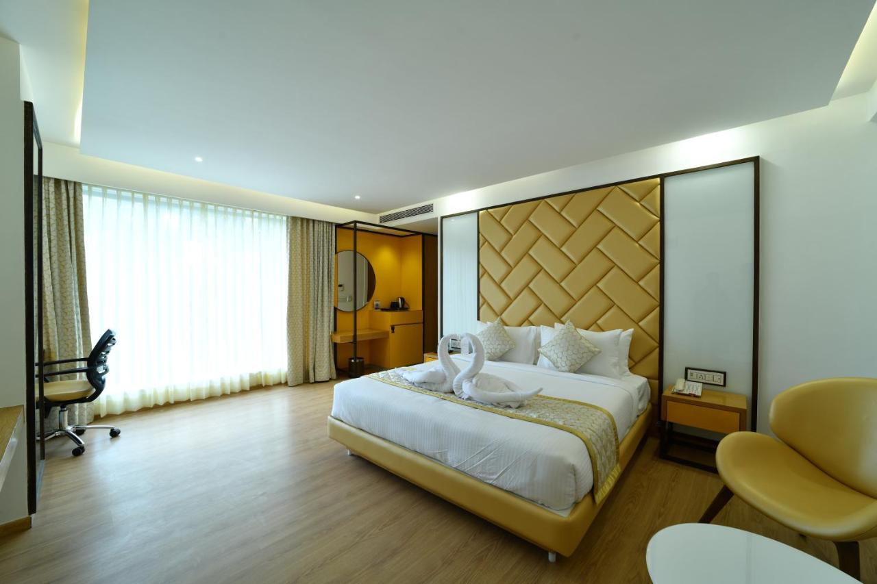 The President Hotel, Kumarapark Бангалор Экстерьер фото